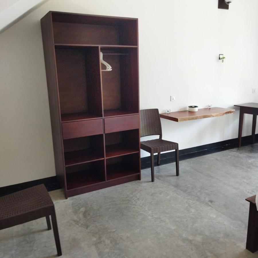 Edelweiss Residence Hikkaduwa Buitenkant foto