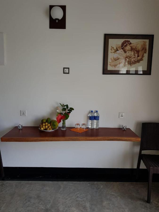 Edelweiss Residence Hikkaduwa Buitenkant foto