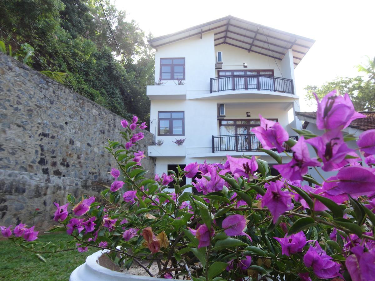 Edelweiss Residence Hikkaduwa Buitenkant foto